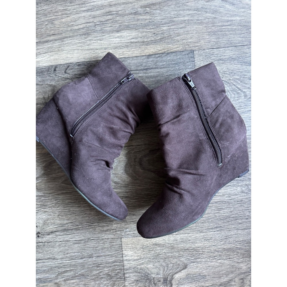Women's Brown Wedge Booties Size 7‎